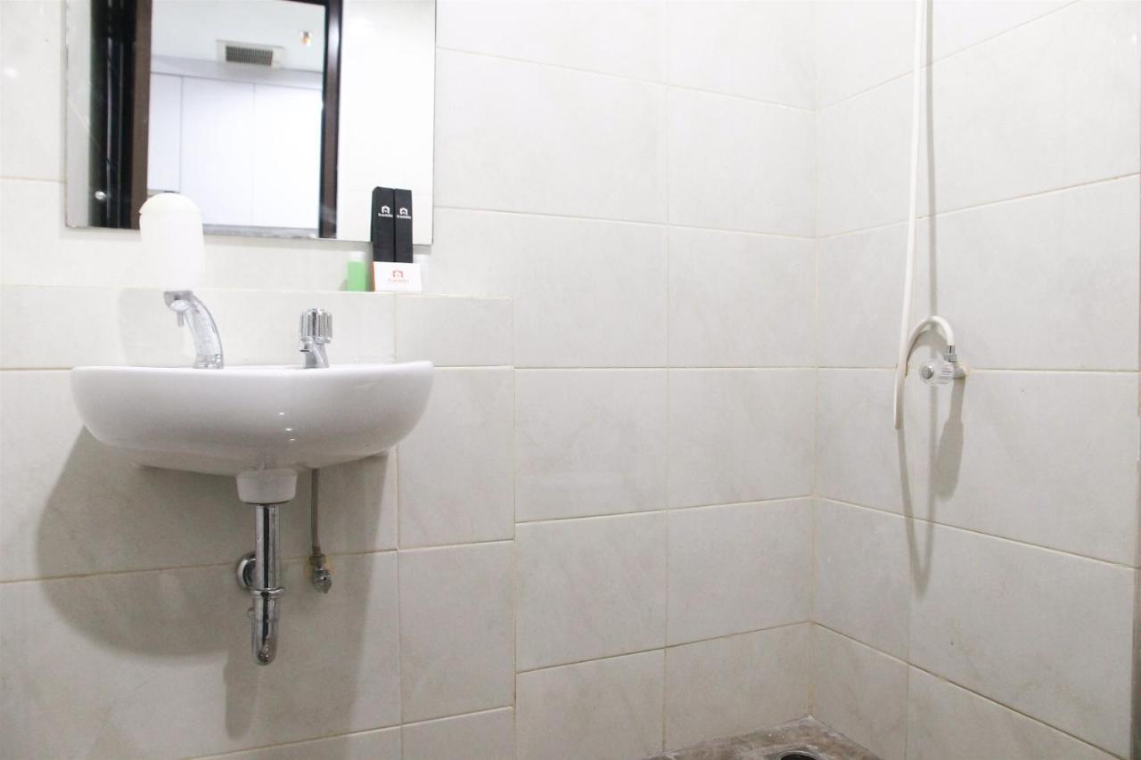 Comfortable Studio Apartment Grand Dhika City By Travelio Bekasi Luaran gambar